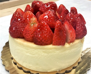 Cheesecake Strawberry Cake 6&quot;